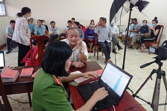 Thực hiện các phương thức thay thế sổ hộ khẩu, sổ tạm trú khi sổ hộ khẩu, sổ tạm trú hết giá trị sử dụng sau ngày 31/12/2022